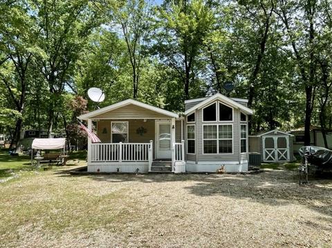 1-109 Woodhaven Dr, Sublette, IL 61367