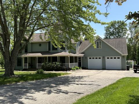 2936 N 4370th Rd, Sheridan, IL 60551
