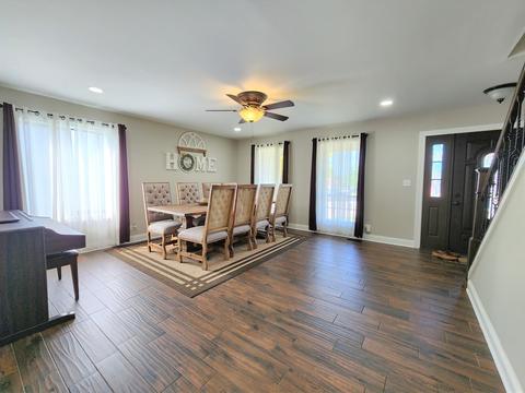 696 Dover Ct, Elgin, IL 60120 photo 14