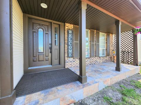 696 Dover Ct, Elgin, IL 60120 photo 2