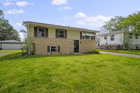 704 Cove Ave, Lockport, IL 60441