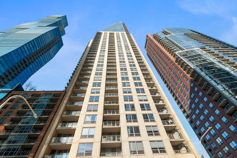 420 E Waterside Dr #906, Chicago, IL 60601