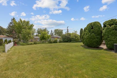 9363 Clancy Dr, Des Plaines, IL 60016 photo 21