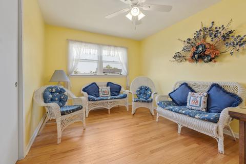 9363 Clancy Dr, Des Plaines, IL 60016 photo 14