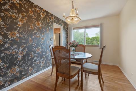 9363 Clancy Dr, Des Plaines, IL 60016 photo 7