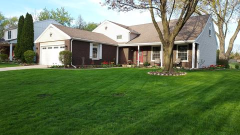 352 Green Valley Dr, Naperville, IL 60540