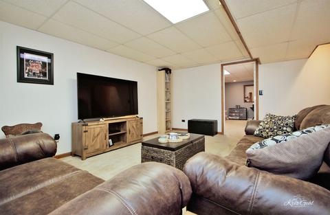 718 Christine Dr, Mchenry, IL 60051 photo 11