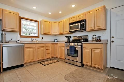718 Christine Dr, Mchenry, IL 60051 photo 5