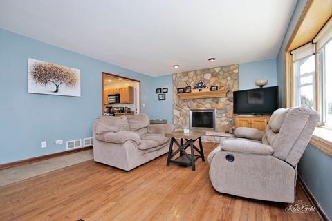 718 Christine Dr, Mchenry, IL 60051 photo 3