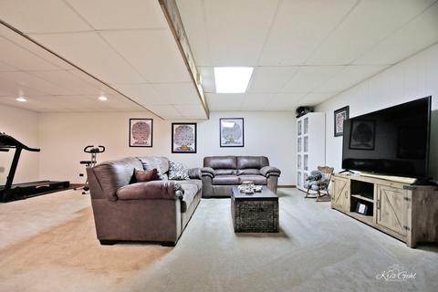 718 Christine Dr, Mchenry, IL 60051 photo 12