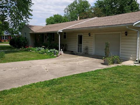 204 N Park St, Findlay, IL 62534