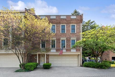 4 Landmark, Northfield, IL 60093