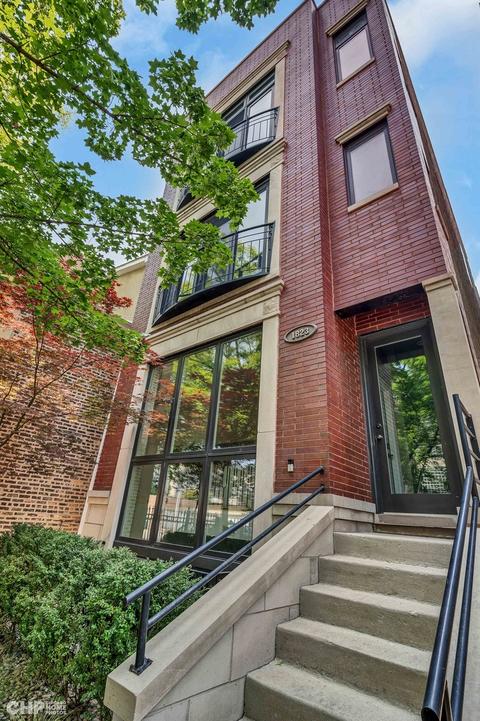 1823 W Iowa St #2, Chicago, IL 60622
