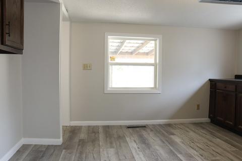 207 E Park St, Morrison, IL 61270 photo 10