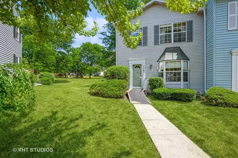 1364 Arlington Ct, Geneva, IL 60134