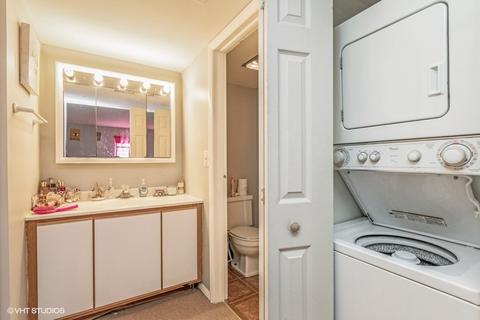 1870 Huntington Blvd #E, Hoffman Estates, IL 60169 photo 7