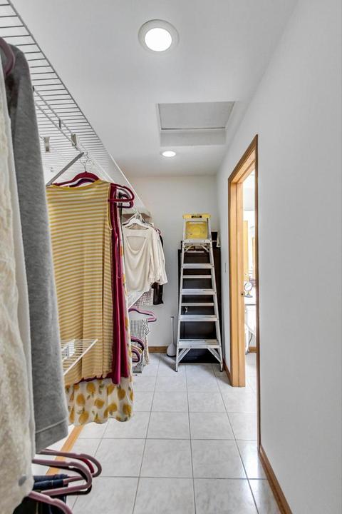 10161 Potter Rd, Des Plaines, IL 60016 photo 32