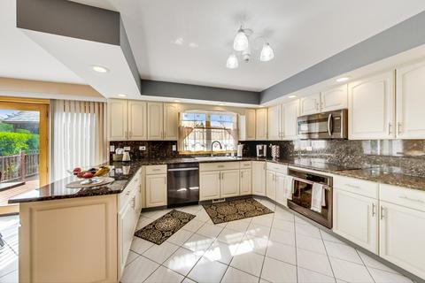 10161 Potter Rd, Des Plaines, IL 60016 photo 14