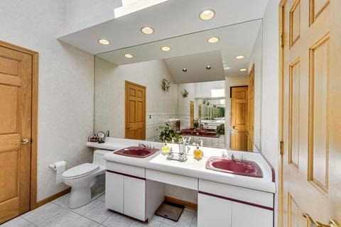 10161 Potter Rd, Des Plaines, IL 60016 photo 30