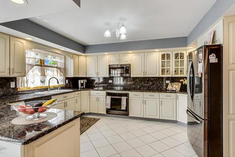 10161 Potter Rd, Des Plaines, IL 60016 photo 15