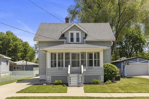 831 N View St, Aurora, IL 60506