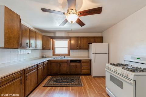 2108 Flicker Ln, Rolling Meadows, IL 60008 photo 3