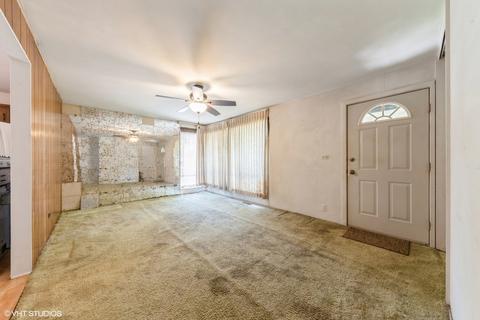 2108 Flicker Ln, Rolling Meadows, IL 60008 photo 2