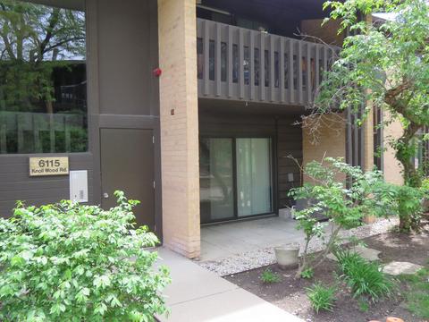 6115 Knoll Wood Rd #102, Willowbrook, IL 60527