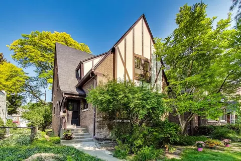 2225 Forestview Rd, Evanston, IL 60201