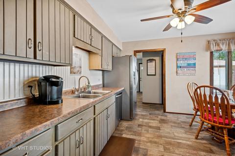 3607 Wren Ln, Rolling Meadows, IL 60008 photo 5