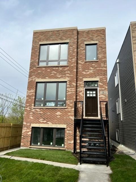 18 N Parkside Ave, Chicago, IL 60644