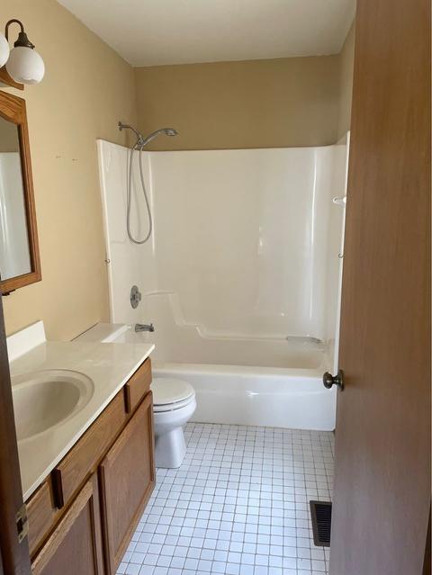 3121 W Lorient Dr, Mchenry, IL 60050 photo 7