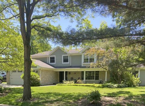 1669 Berkeley Ct, Deerfield, IL 60015