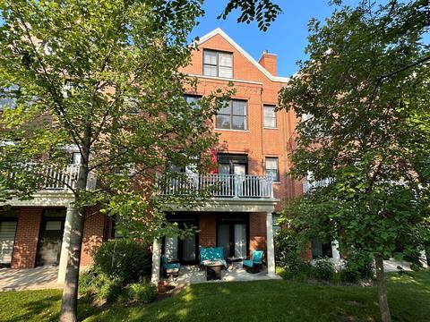 1879 Admiral Ct, Glenview, IL 60026