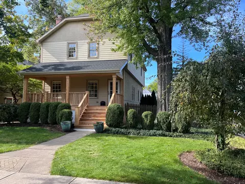 222 N Waiola Ave, La Grange, IL 60525