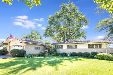 593 E Capri Dr, Palatine, IL 60074
