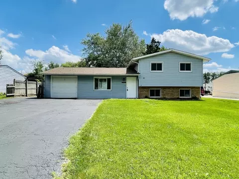 541 Spruce Rd, Bolingbrook, IL 60440