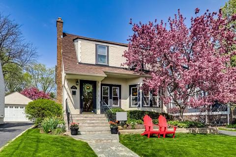 426 Meadow Ln, Libertyville, IL 60048