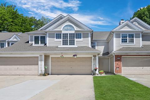 218 Woodstone Dr, Buffalo Grove, IL 60089