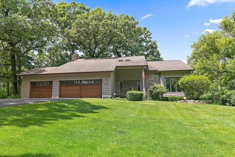1214 Timber Dr, Sleepy Hollow, IL 60118