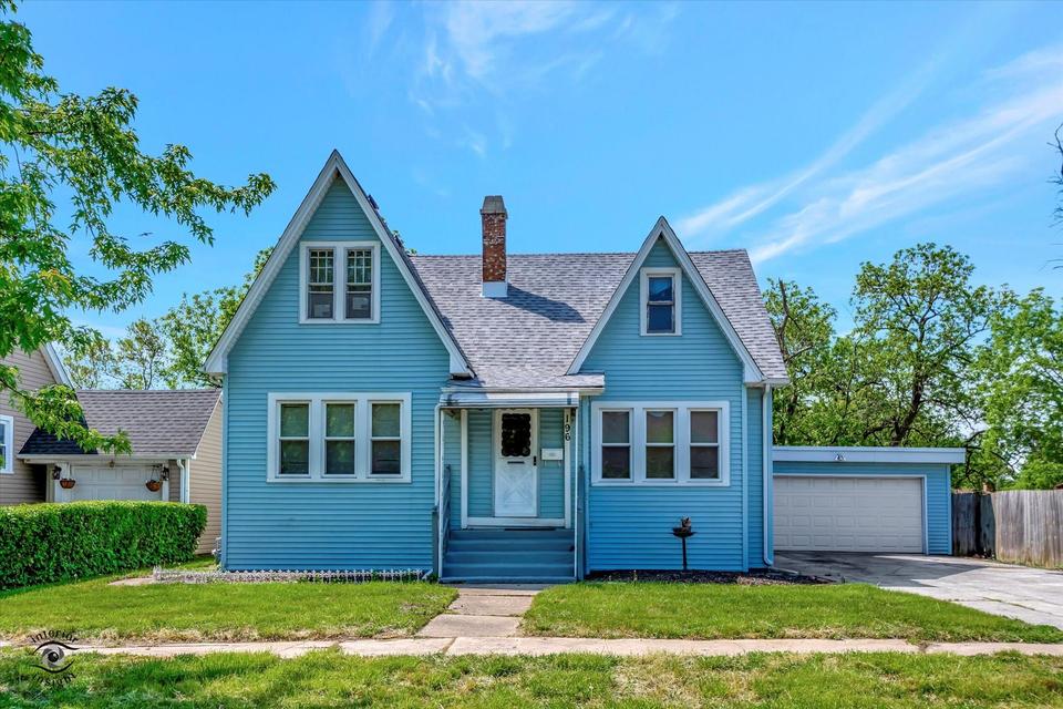 196 Southgate Ave, Chicago Heights, IL 60411 25 Photos Movoto