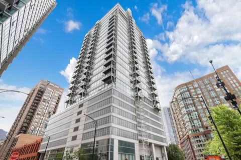 653 N Kingsbury St #703, Chicago, IL 60654