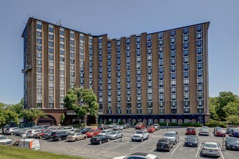 1 Renaissance Pl #1001, Palatine, IL 60067