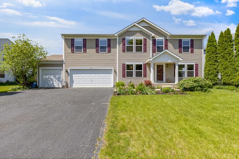 308 Briarwood Dr, Poplar Grove, IL 61065