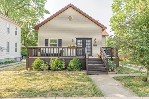 819 W Jackson St, Bloomington, IL 61701