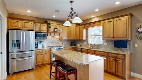 2003 Stone Mountain Blvd, Bloomington, IL 61704 photo 11