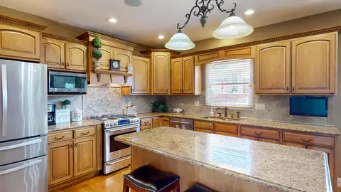 2003 Stone Mountain Blvd, Bloomington, IL 61704 photo 12