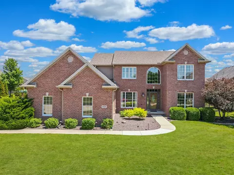 2003 Stone Mountain Blvd, Bloomington, IL 61704
