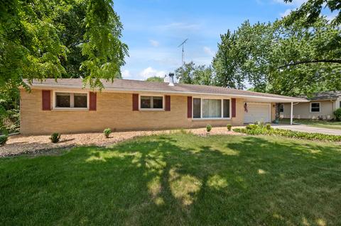 627 N Annie Glidden Rd, Dekalb, IL 60115