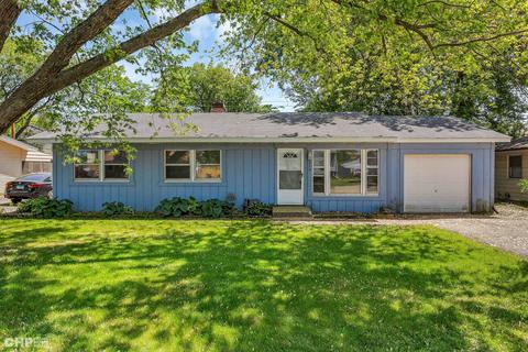 4915 State St, Crystal Lake, IL 60014